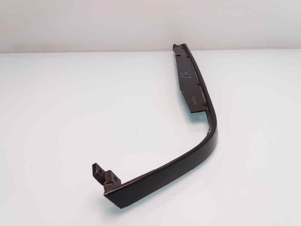 Plastico MERCEDES-BENZ CLASE C (W203) BERLINA 2