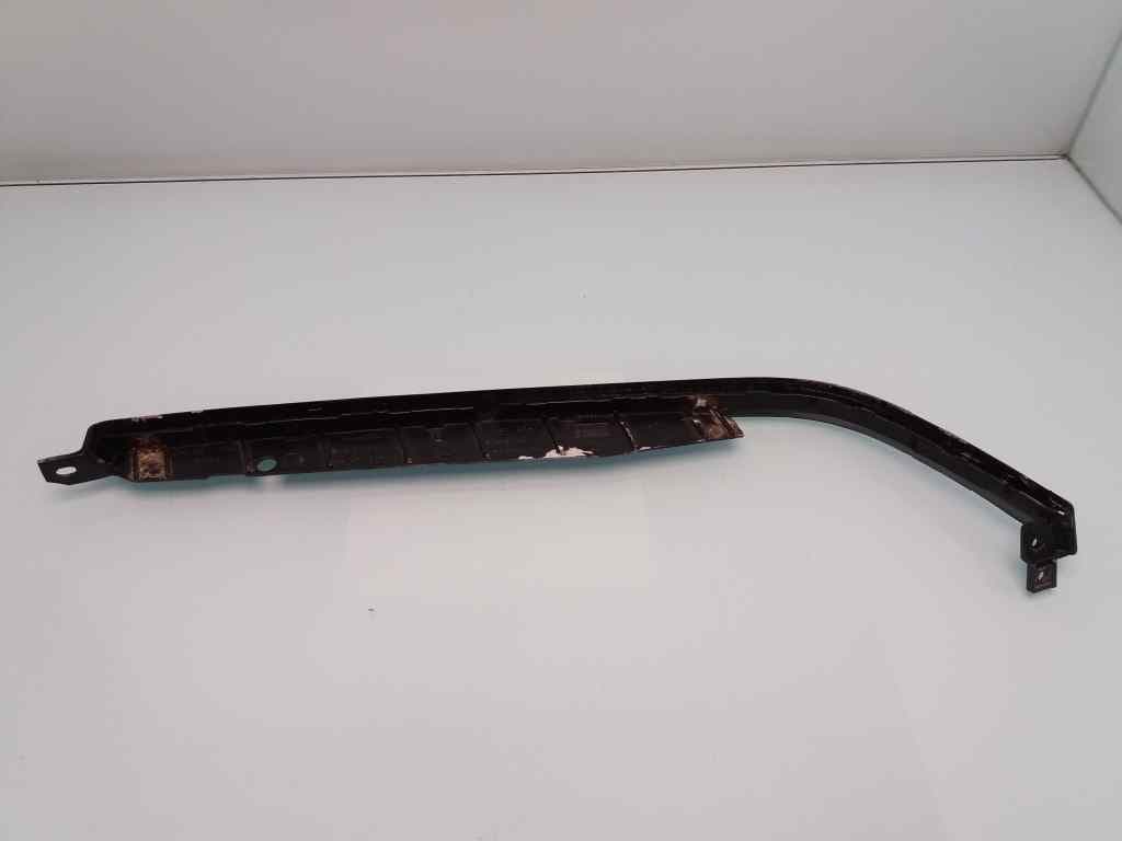Plastico MERCEDES-BENZ CLASE C (W203) BERLINA 2