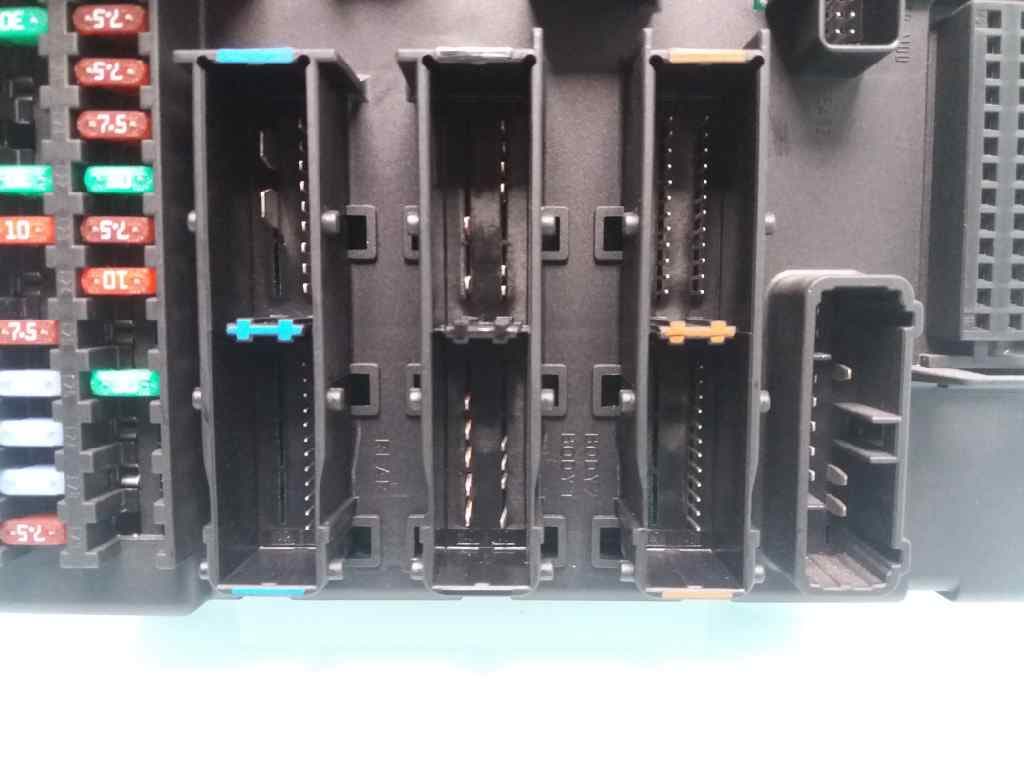 Caja reles / fusibles SAAB 9-3 BERLINA 3