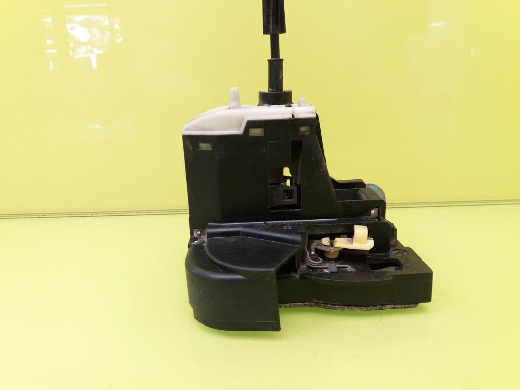 Cerradura puerta delantera derecha RENAULT CLIO II FASE II (B/CB0) 3