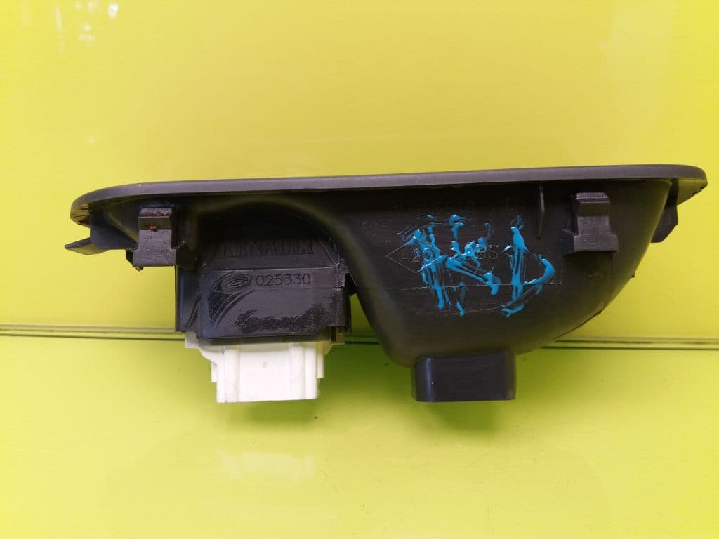 Mando elevalunas trasero derecho RENAULT MEGANE II BERLINA 3P 4
