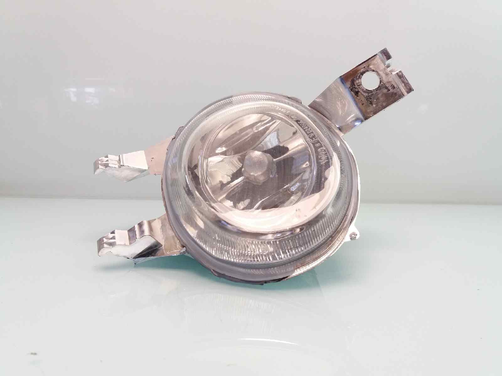 Faro antiniebla izquierdo PEUGEOT 206 BERLINA