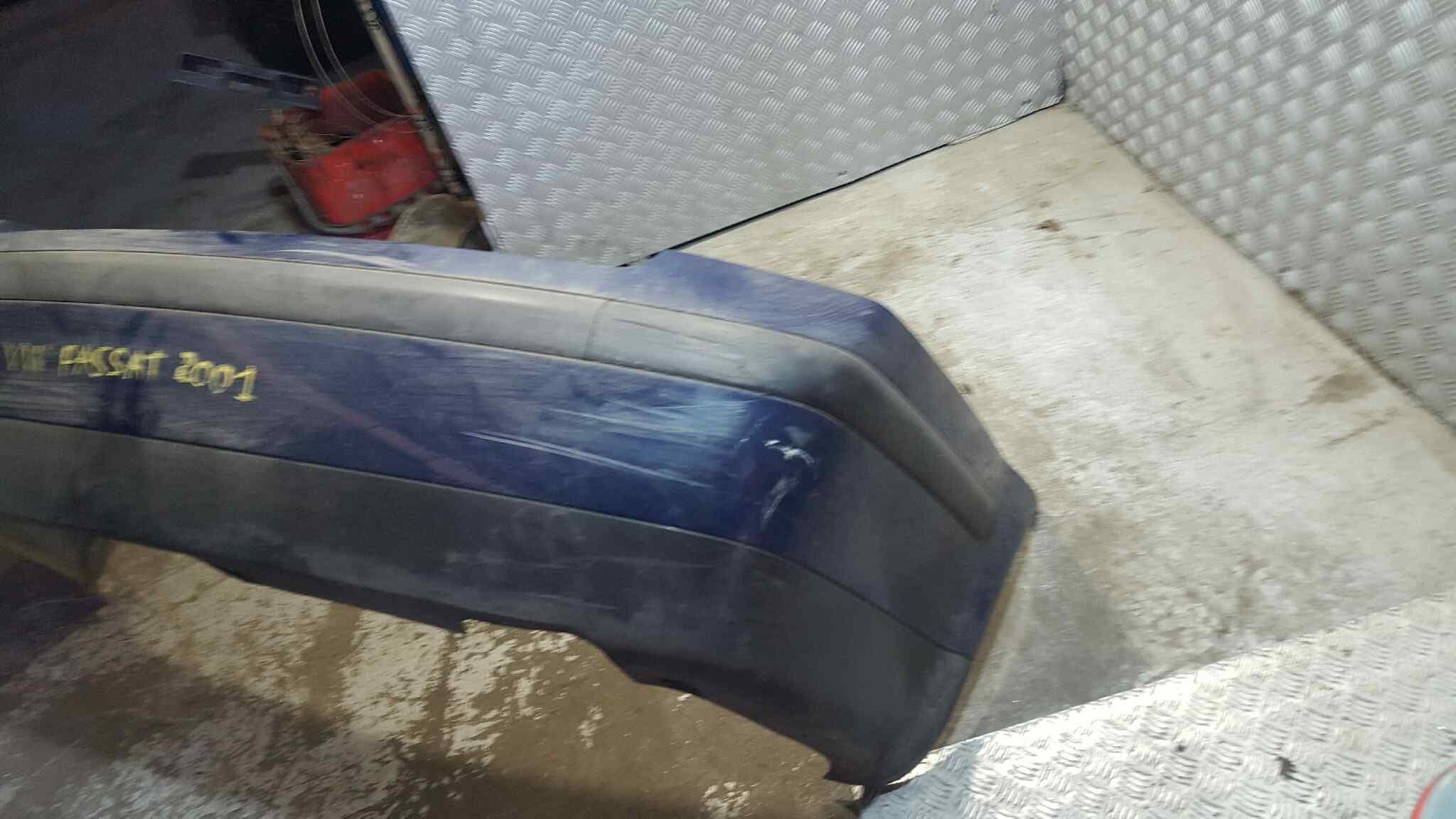 Paragolpes trasero VOLKSWAGEN PASSAT BERLINA (3A2) 3