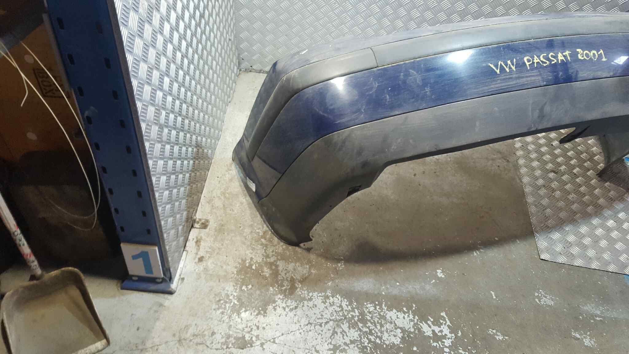 Paragolpes trasero VOLKSWAGEN PASSAT BERLINA (3A2) 2