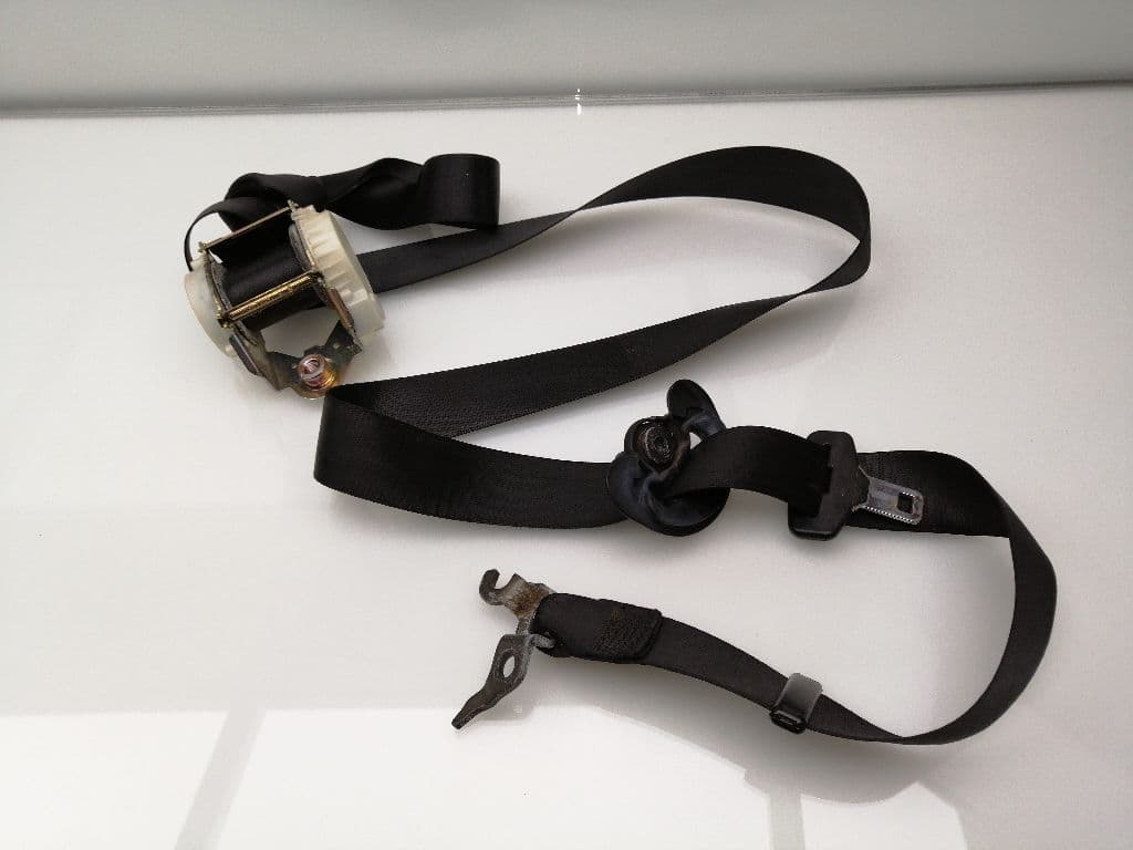 Cinturon seguridad delantero derecho BMW SERIE 3 BERLINA (E90) 3