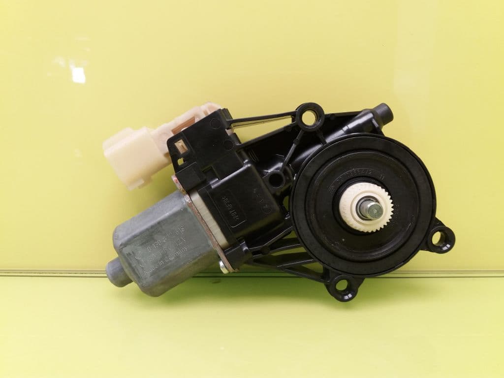 Motor elevalunas delantero izquierdo FORD FIESTA (CE1)