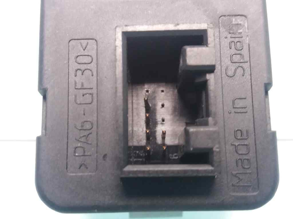 Mando elevalunas delantero izquierdo OPEL CORSA C 2
