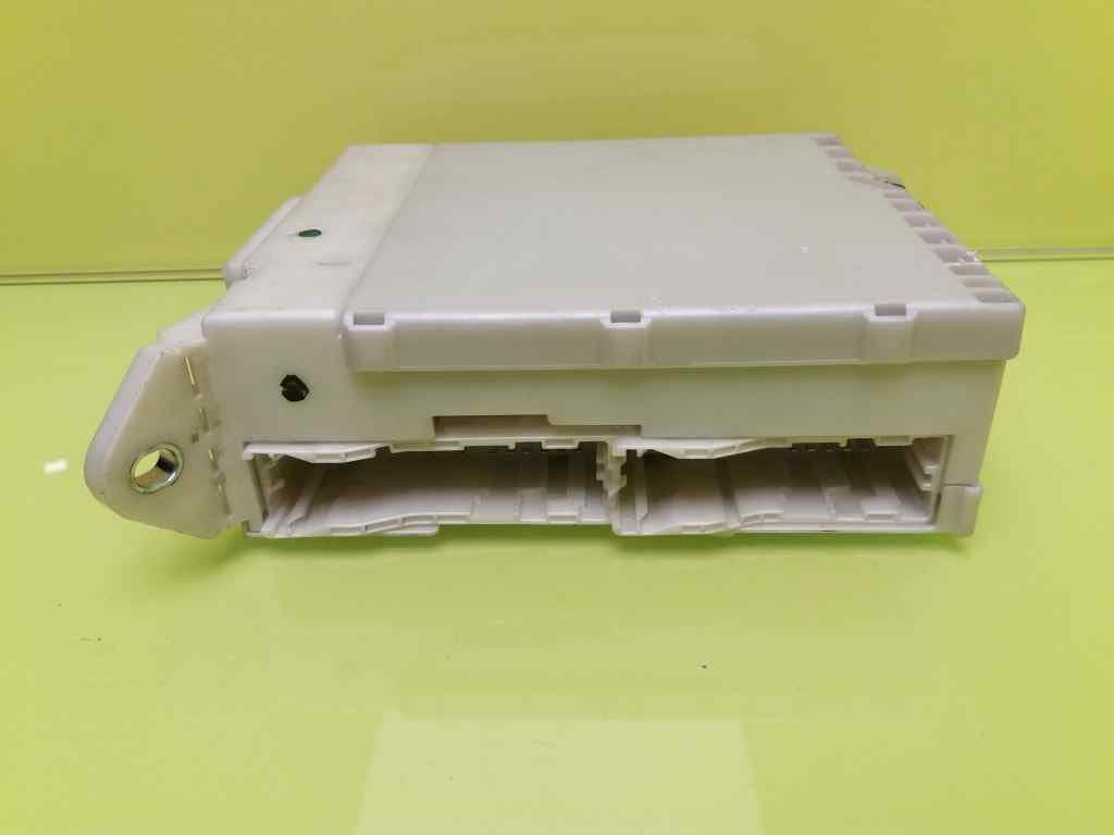 Caja reles / fusibles LEXUS IS 4