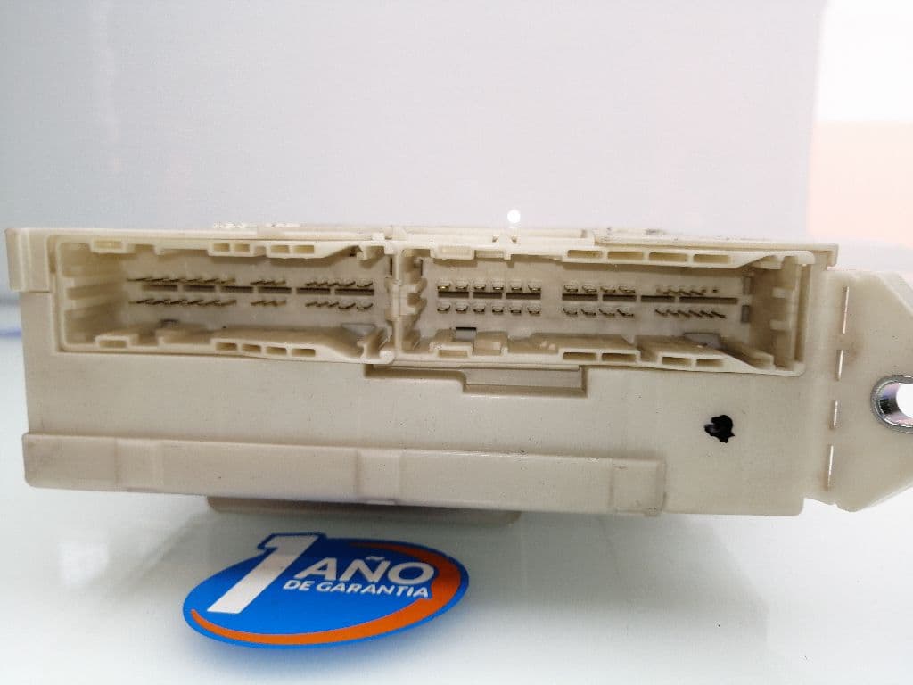 Caja reles / fusibles LEXUS IS 5