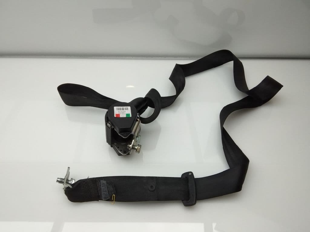 Cinturon seguridad trasero derecho AUDI A4 AVANT (8E)