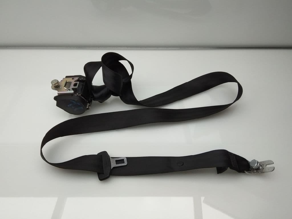 Cinturon seguridad trasero izquierdo AUDI A4 AVANT (8E) 4