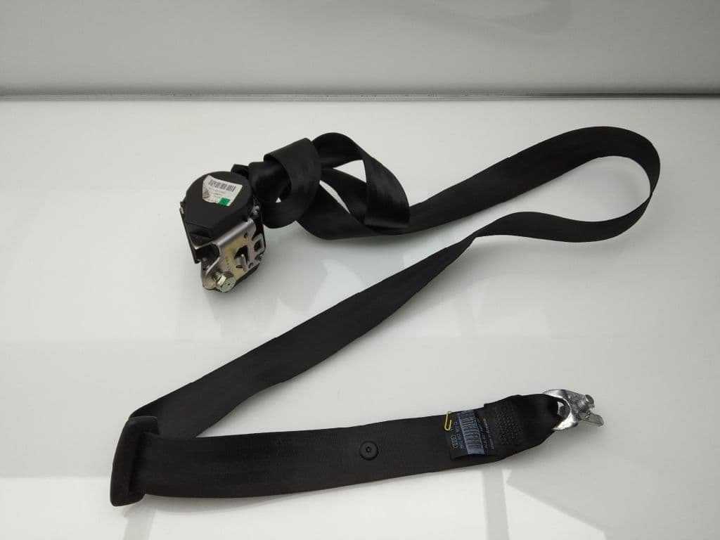 Cinturon seguridad trasero izquierdo AUDI A4 AVANT (8E)