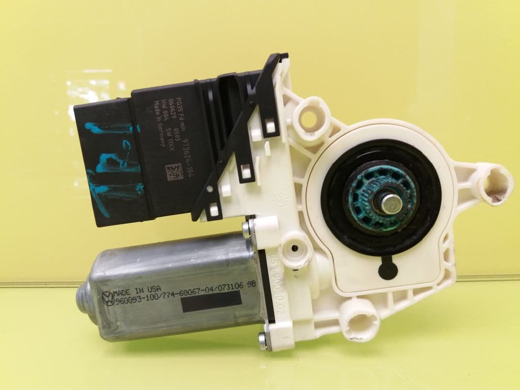 Motor elevalunas trasero izquierdo VOLKSWAGEN JETTA (165/167) 5