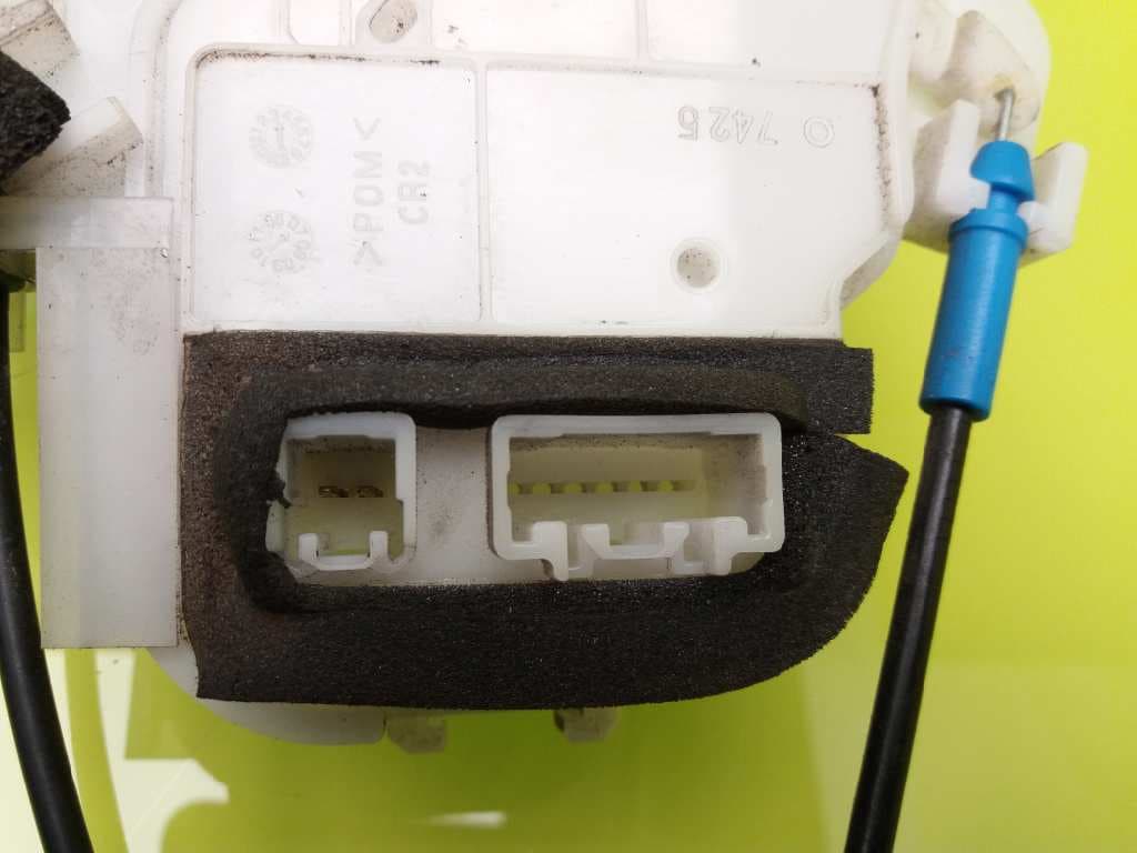 Cerradura puerta trasera derecha SUBARU IMPREZA G12 3
