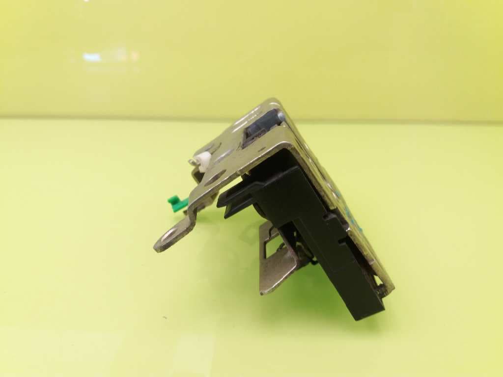 Cerradura puerta delantera derecha IVECO DAILY 3
