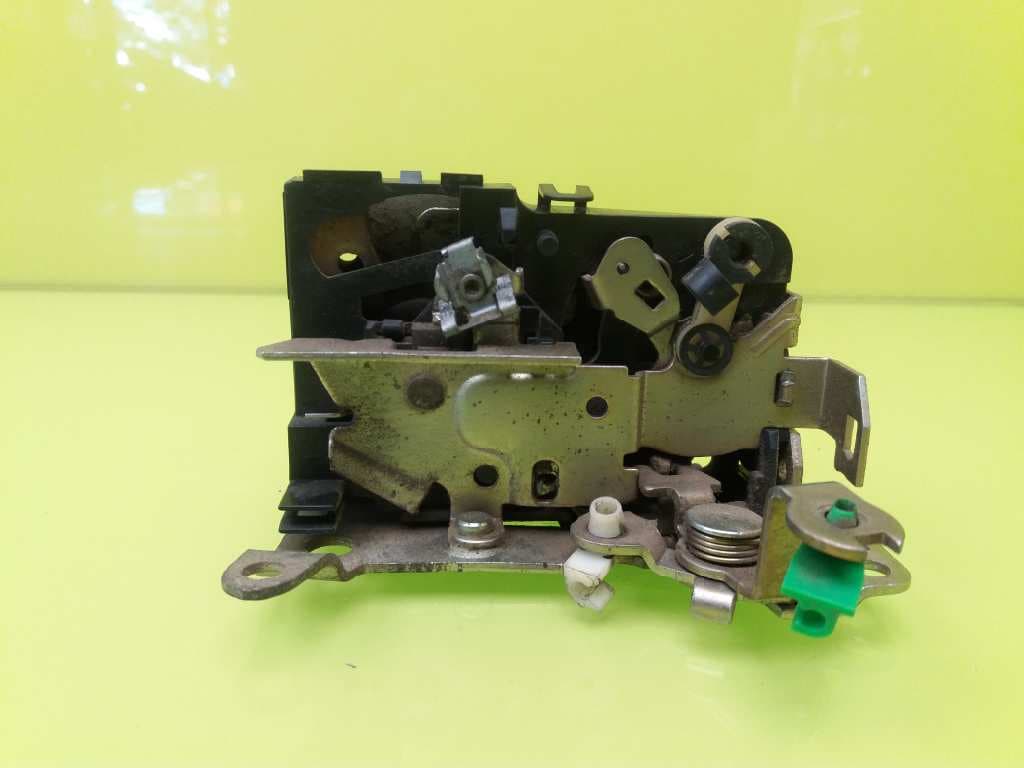 Cerradura puerta delantera derecha IVECO DAILY 2
