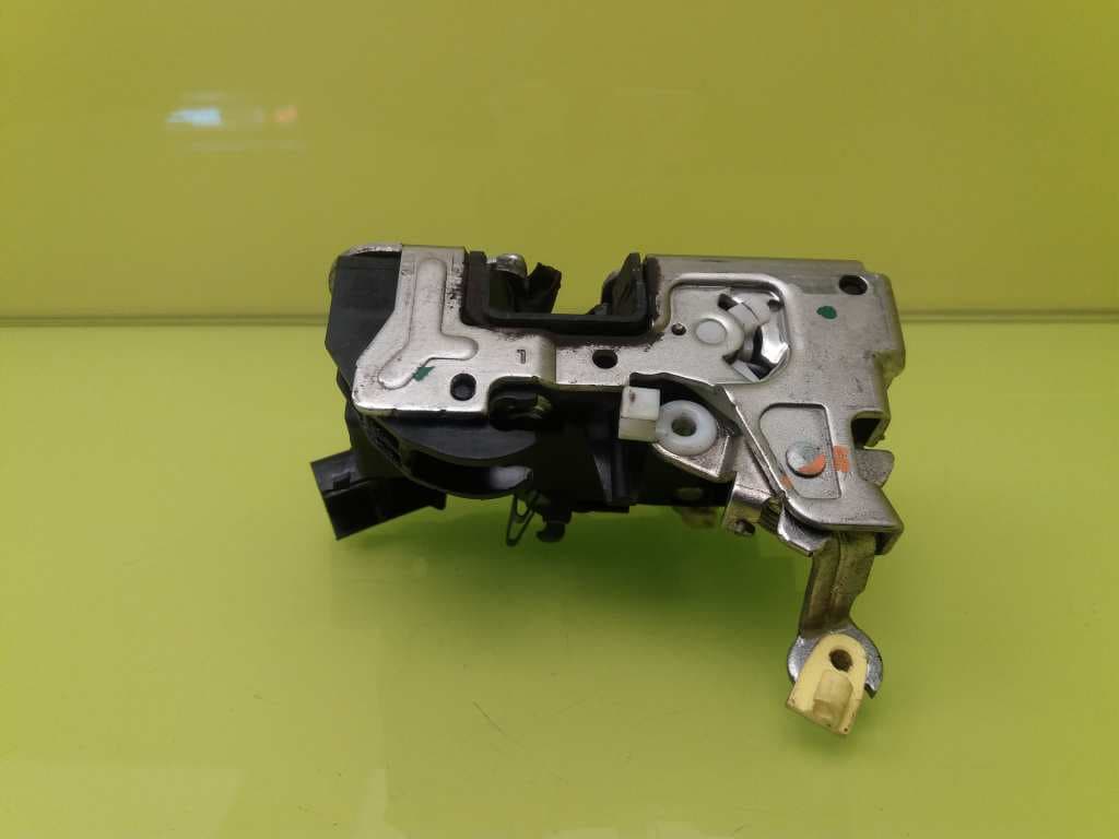 Cerradura puerta delantera izquierda IVECO DAILY 4