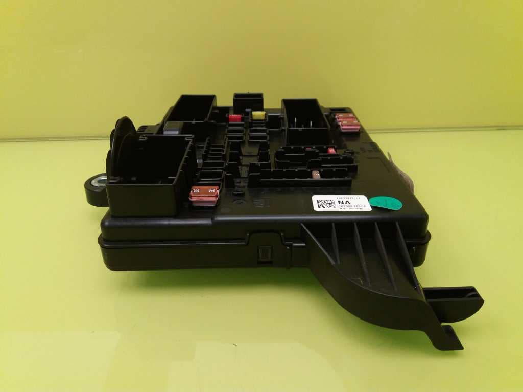 Caja reles / fusibles OPEL INSIGNIA SPORTS TOURER 3