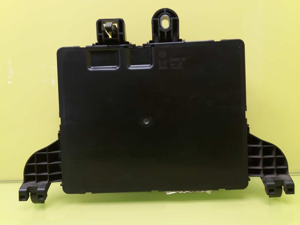 Caja reles / fusibles OPEL INSIGNIA SPORTS TOURER 2