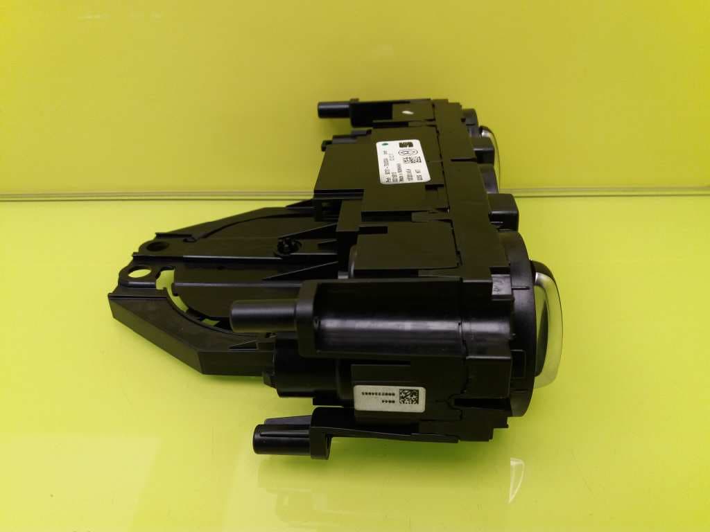 Recambio SEAT MII (KF1) ref. 1S0820045N 2