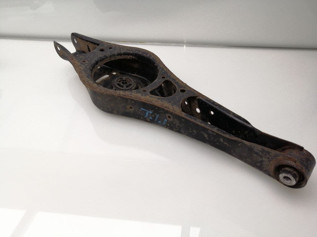 Brazo suspension inferior trasero izquierdo VOLKSWAGEN GOLF VI VARIANT (AJ5) 2