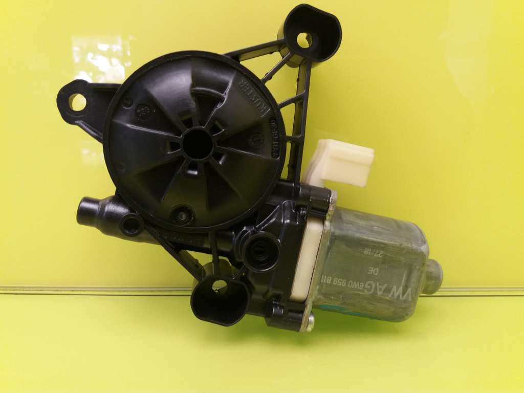 Motor elevalunas trasero izquierdo AUDI A4 BERLINA (8E) 5