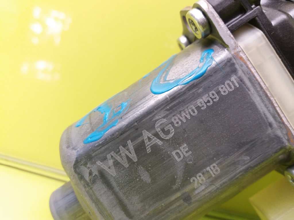 Motor elevalunas delantero izquierdo AUDI A4 BERLINA (8E) 5