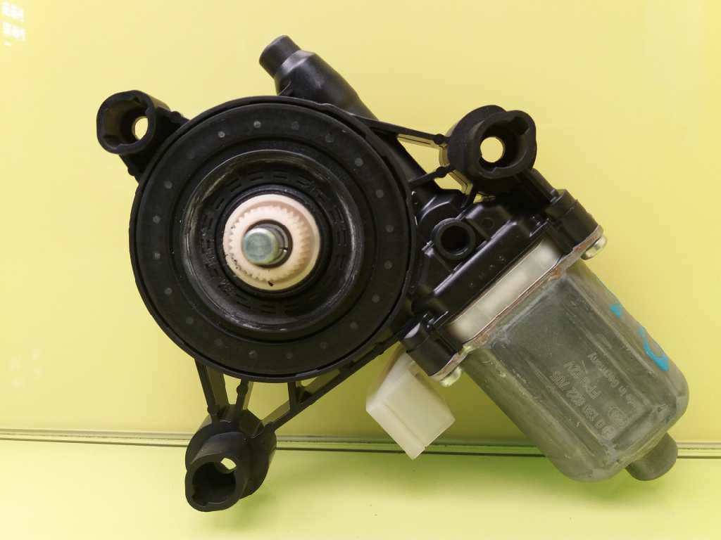 Motor elevalunas delantero izquierdo AUDI A4 BERLINA (8E) 3