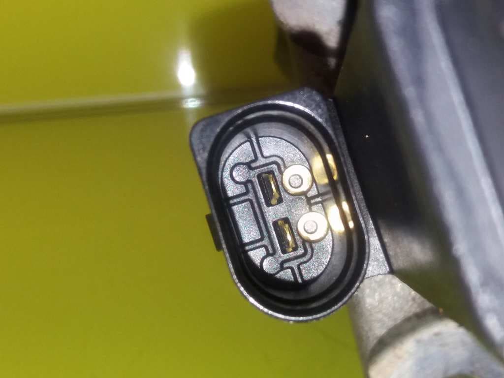Recambio AUDI A4 BERLINA (8E) ref. 8W0405AT 2