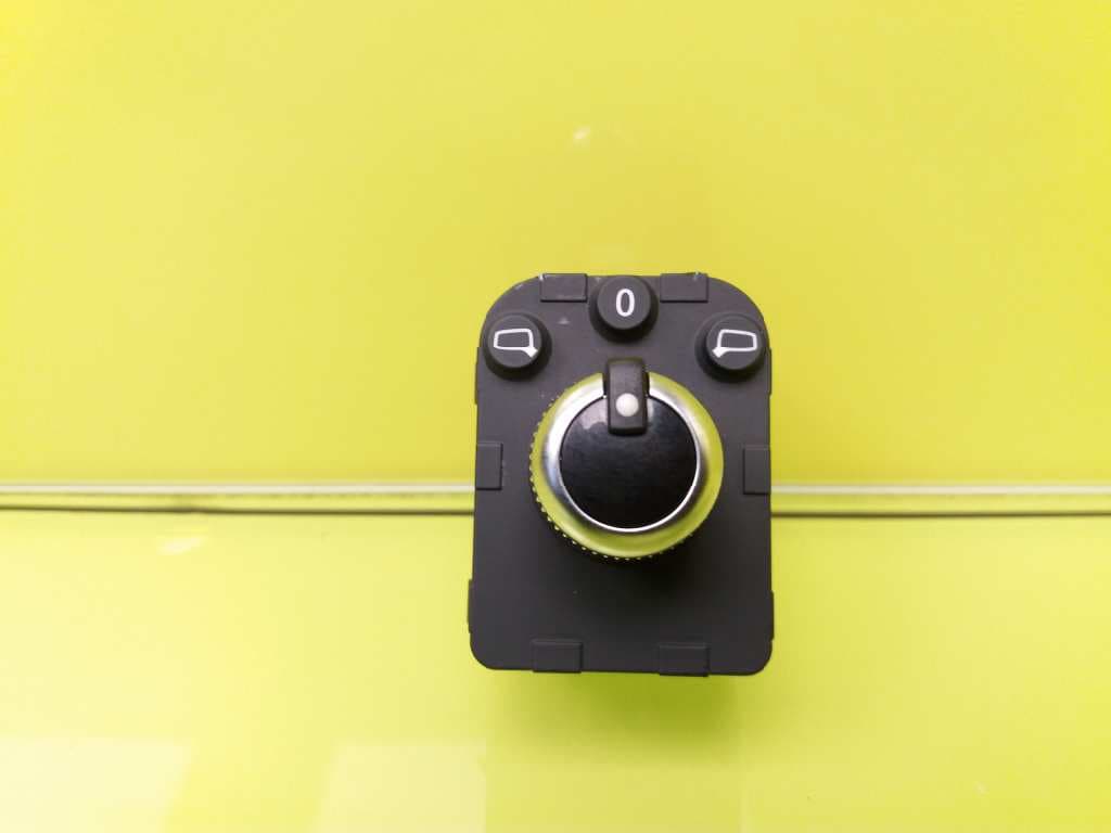 Mando retrovisor AUDI A4 BERLINA (8E)