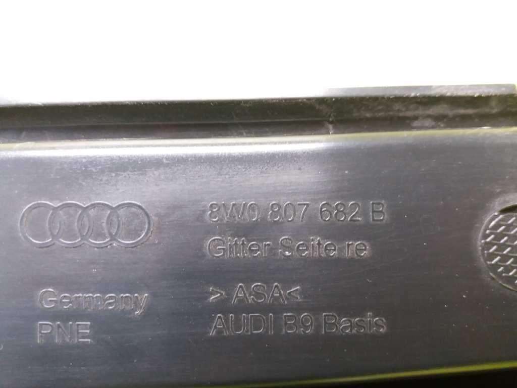Plastico AUDI A4 BERLINA (8E) 2