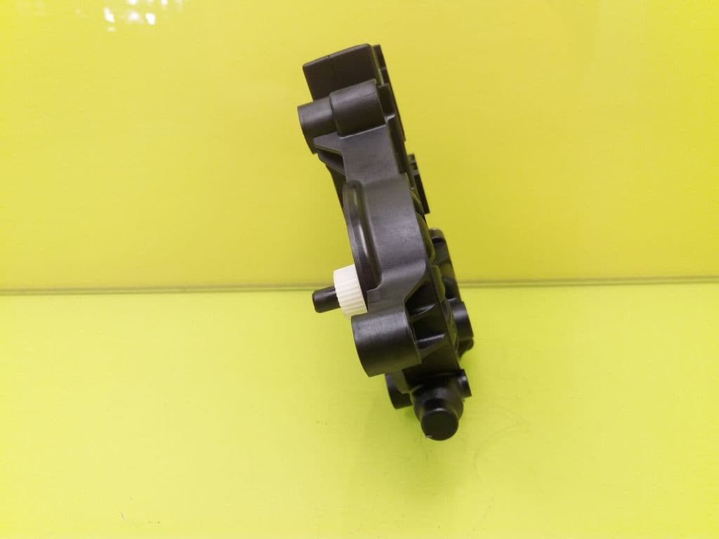 Motor elevalunas delantero izquierdo VOLKSWAGEN PASSAT (321/23/27/31) 2