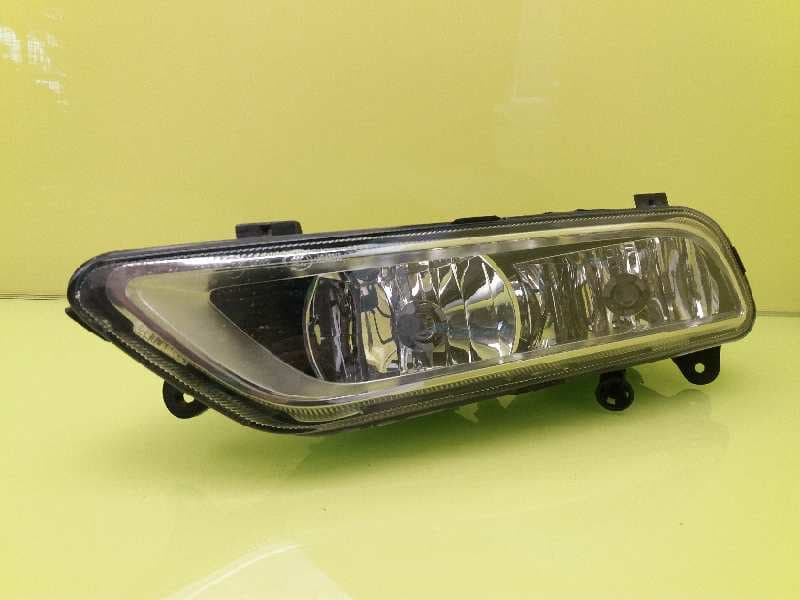 Faro antiniebla izquierdo VOLKSWAGEN PASSAT (321/23/27/31)