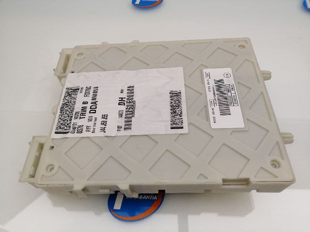 Caja reles / fusibles FORD FOCUS 2