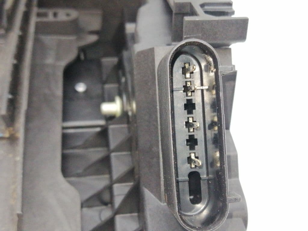 Cerradura puerta delantera derecha FORD FOCUS 5