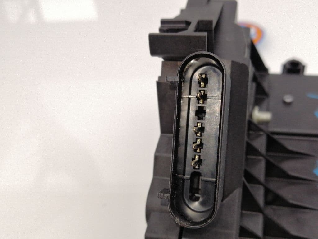 Cerradura puerta delantera izquierda FORD FOCUS 3