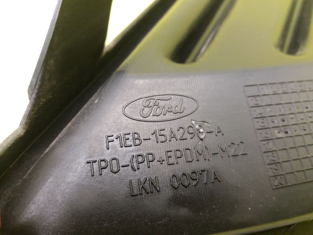 Plastico FORD FOCUS 4