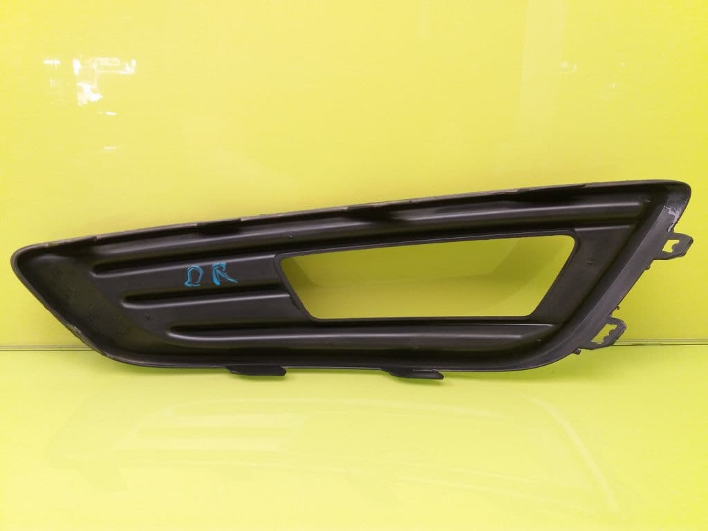 Plastico FORD FOCUS 2