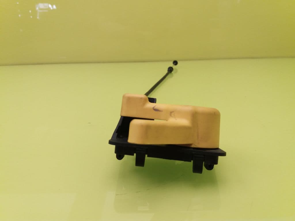 Cerradura capot FORD FOCUS