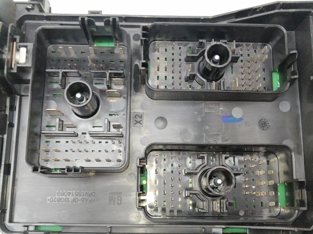 Caja reles / fusibles OPEL ASTRA K SPORTS TOURER 5