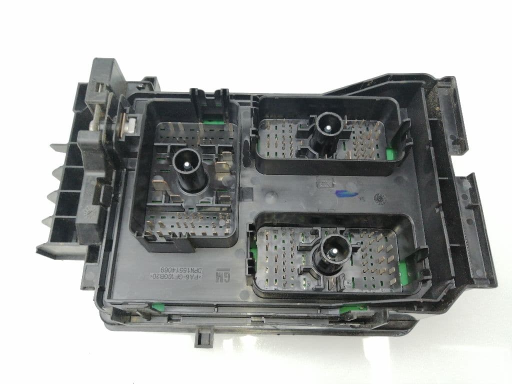 Caja reles / fusibles OPEL ASTRA K SPORTS TOURER 2