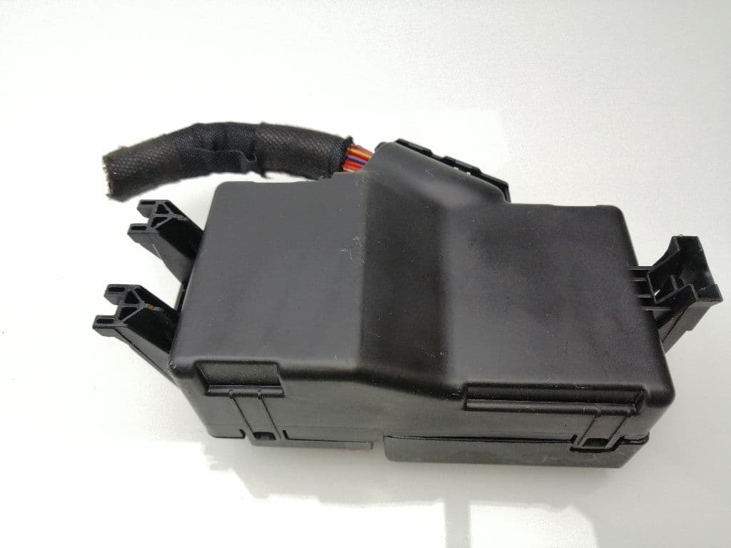 Caja reles / fusibles OPEL ASTRA K SPORTS TOURER 2