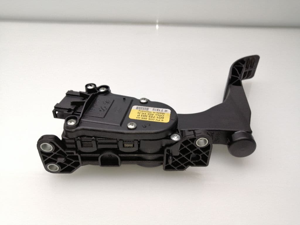 Pedal acelerador VOLKSWAGEN POLO (6R1) 3