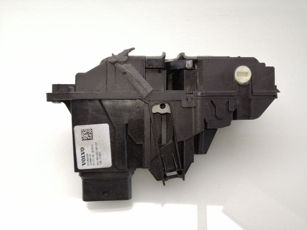 Cerradura puerta trasera derecha VOLVO XC 40 2