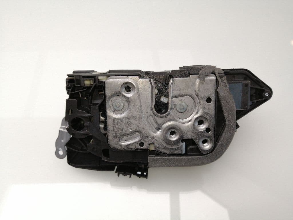 Cerradura puerta trasera derecha VOLVO XC 40
