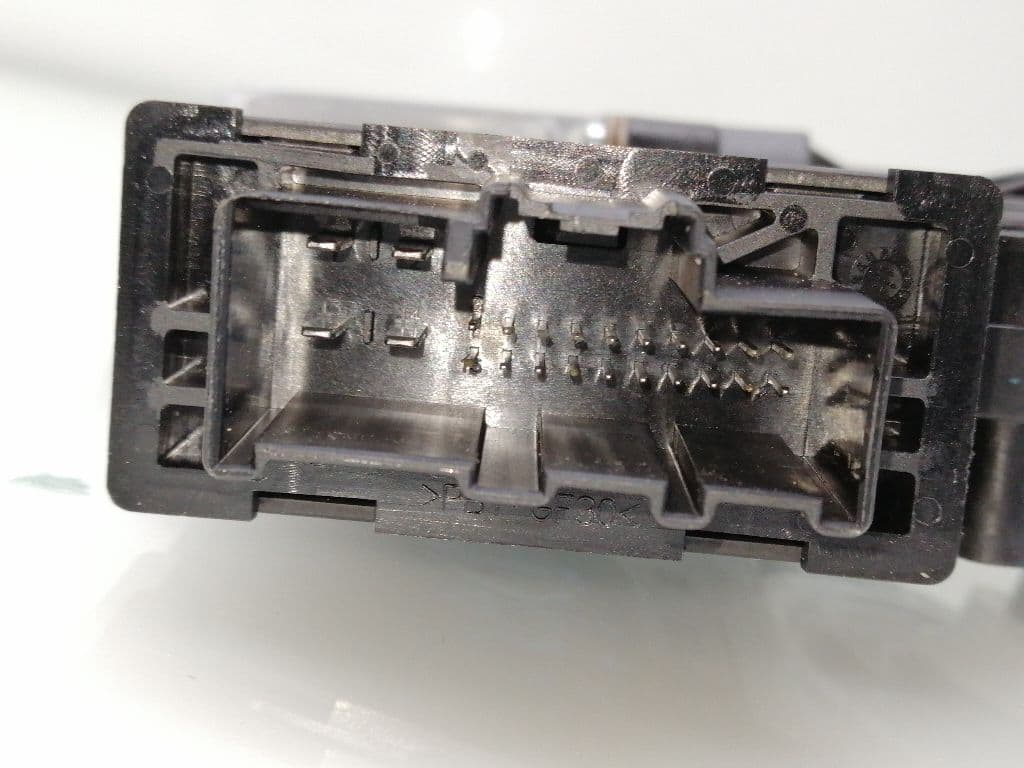 Motor elevalunas trasero derecho VOLVO XC 40 3