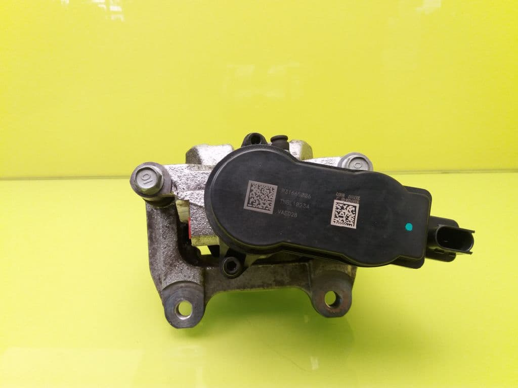 Recambio VOLVO XC 40 ref. 31668006 3