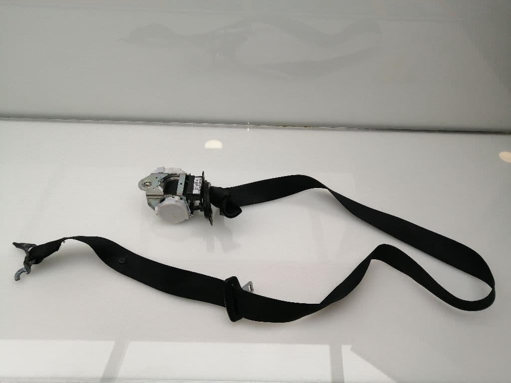 Cinturon seguridad delantero derecho BMW SERIE 1 LIM 2