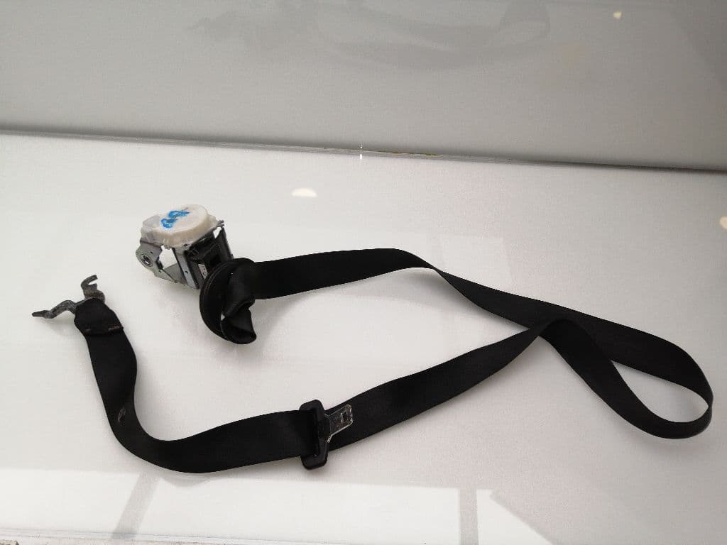 Cinturon seguridad delantero derecho BMW SERIE 1 LIM