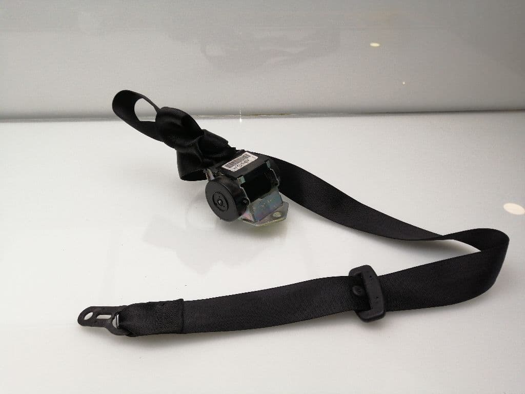 Cinturon seguridad trasero derecho BMW SERIE 1 LIM 3